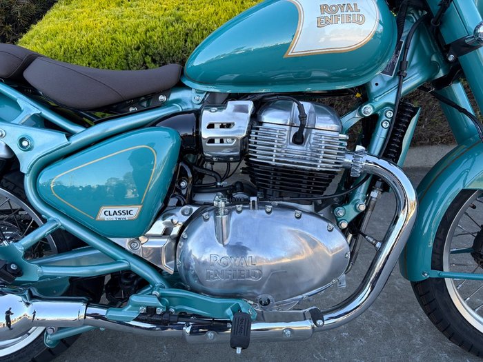 2026 Royal Enfield CLASSIC 650 Green