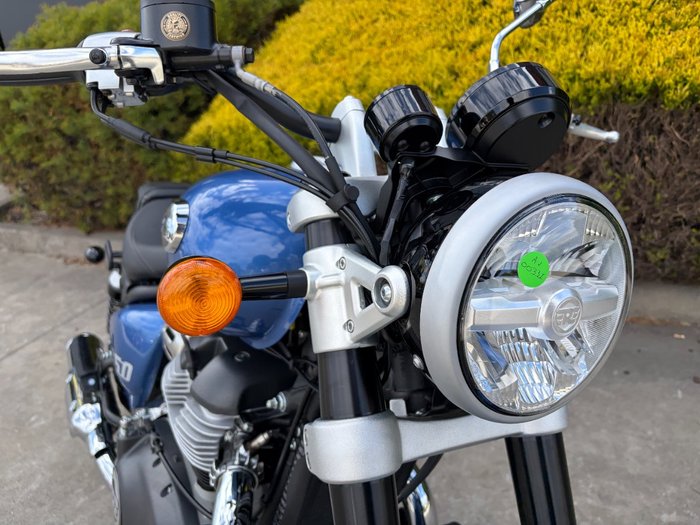 2025 Royal Enfield SUPER METEOR 650 Astral blue