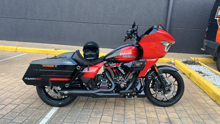 2026 Harley-Davidson CVO Road Glide ST 121 (FLTRXSTSE)