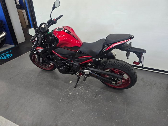 2024 Kawasaki 2024 Kawasaki 900CC (Z900) Sports Red
