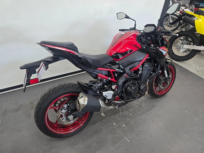 2024 Kawasaki 2024 Kawasaki 900CC (Z900) Sports Red