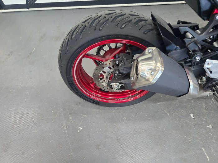 2024 Kawasaki 2024 Kawasaki 900CC (Z900) Sports Red