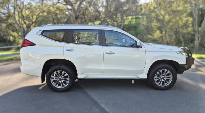 2022 Mitsubishi Pajero Sport GLX