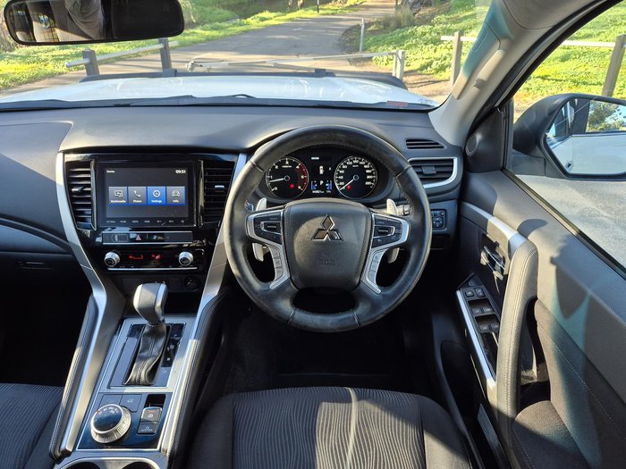 2022 Mitsubishi Pajero Sport GLX