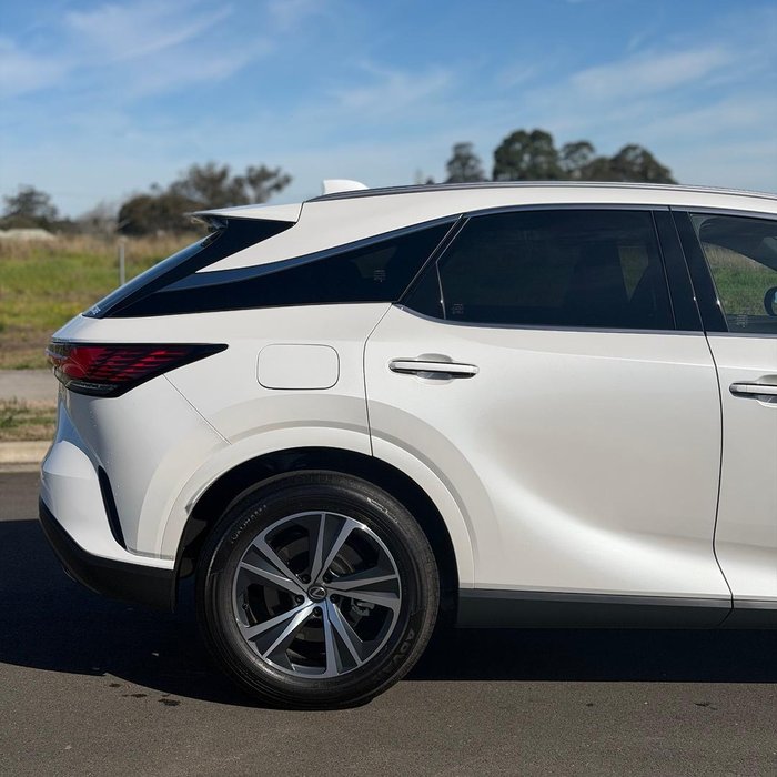 2026 Lexus RX 450h+ Luxury