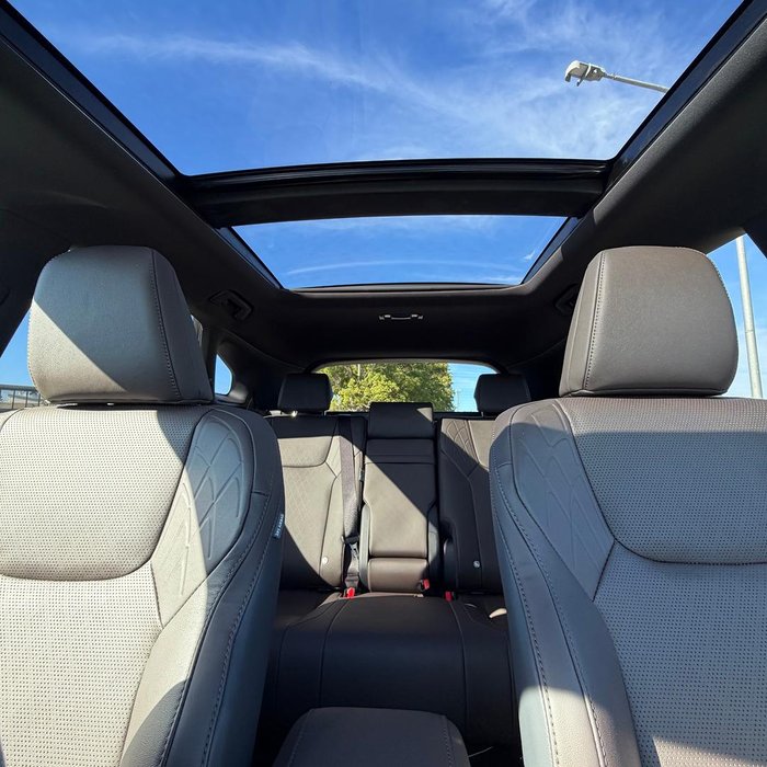 2026 Lexus RX 450h+ Luxury