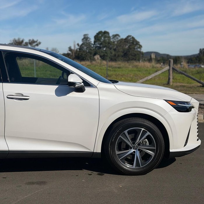 2026 Lexus RX 450h+ Luxury