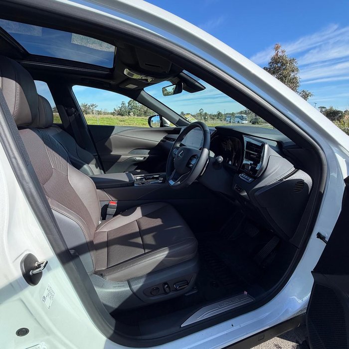 2026 Lexus RX 450h+ Luxury
