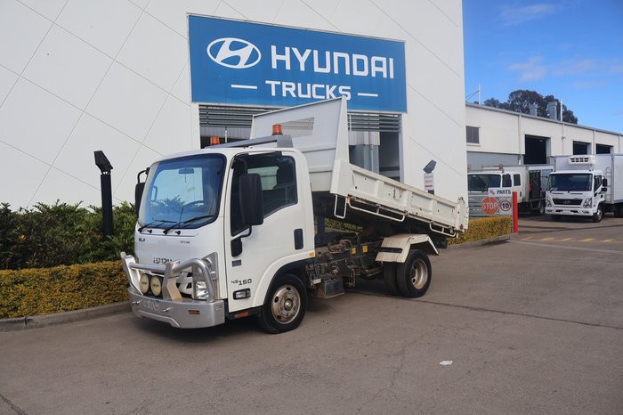 2017 ISUZU NLR