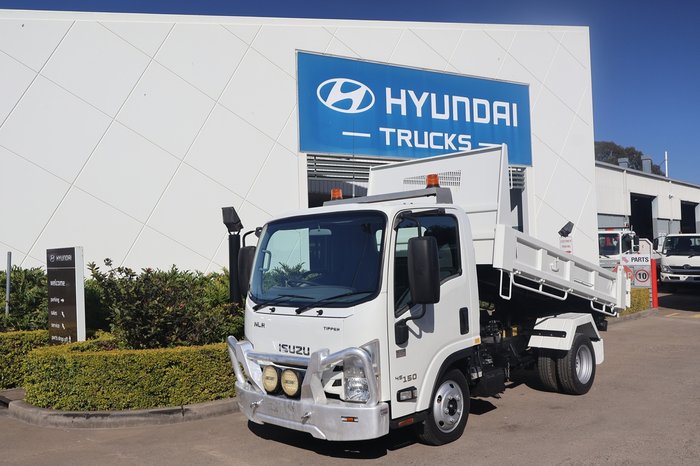 2017 ISUZU NLR