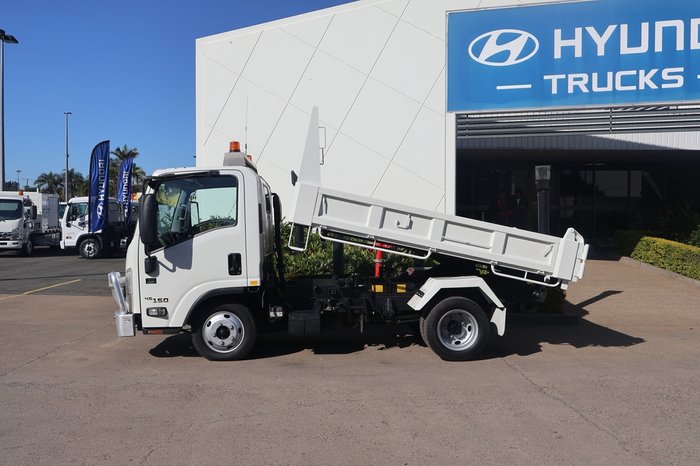 2017 ISUZU NLR