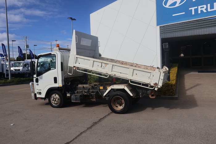 2017 ISUZU NLR 45-150