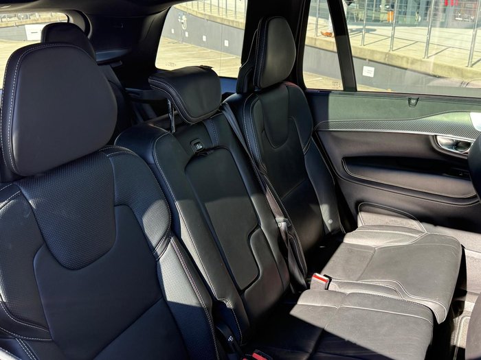 2021 Volvo XC90 T6 R-Design