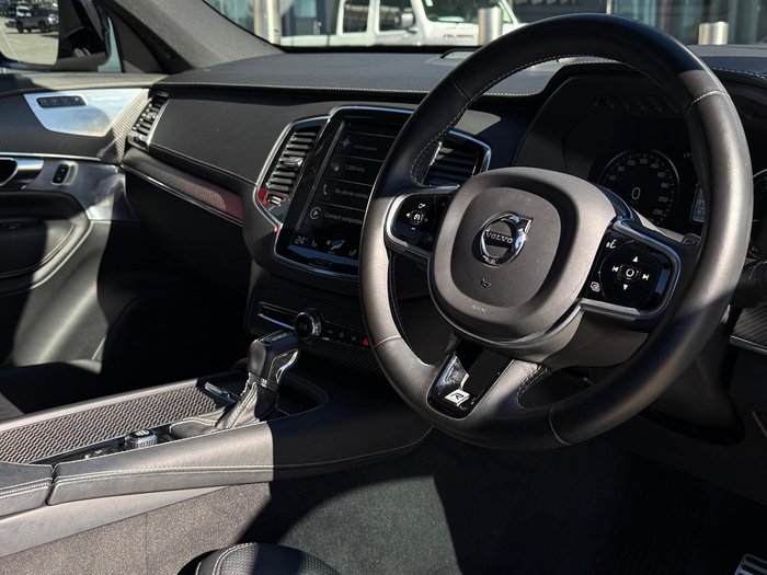 2021 Volvo XC90 T6 R-Design