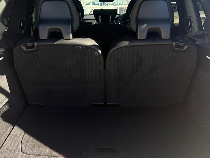 2021 Volvo XC90 T6 R-Design