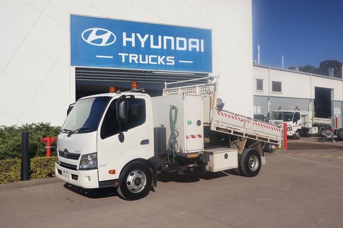 2016 HINO DUTRO