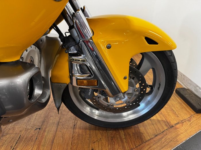 2002 Honda GL1800 (GL1800A) GOLDWING YELLOW