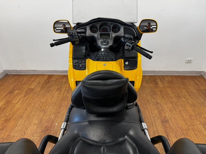 2002 Honda GL1800 (GL1800A) GOLDWING YELLOW