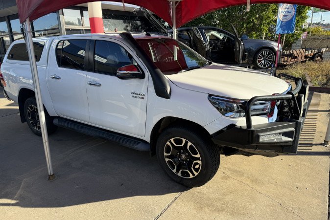 2020 TOYOTA HILUX