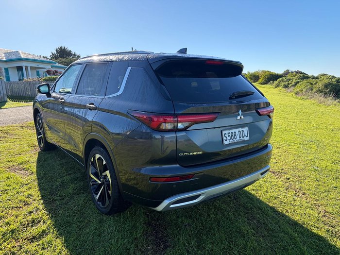 2024 Mitsubishi Outlander Exceed