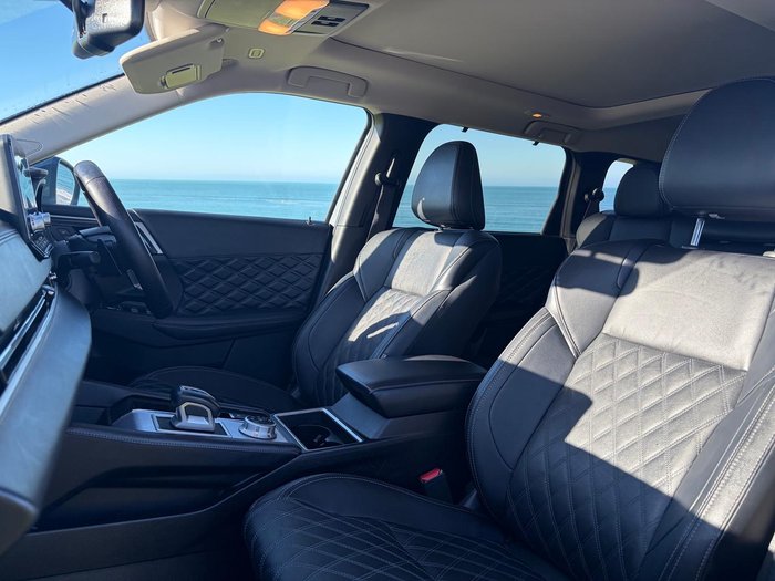 2024 Mitsubishi Outlander Exceed