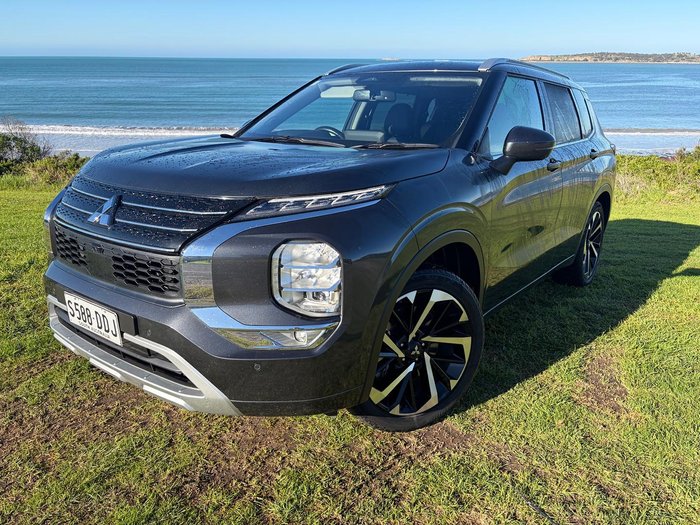 2024 Mitsubishi Outlander Exceed