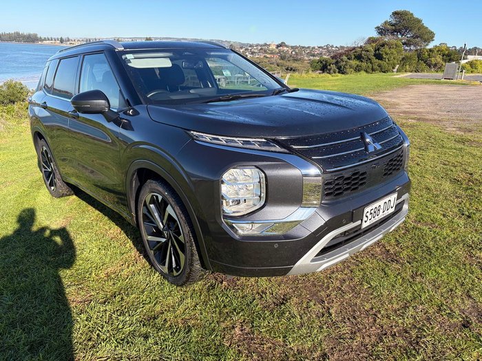 2024 Mitsubishi Outlander Exceed