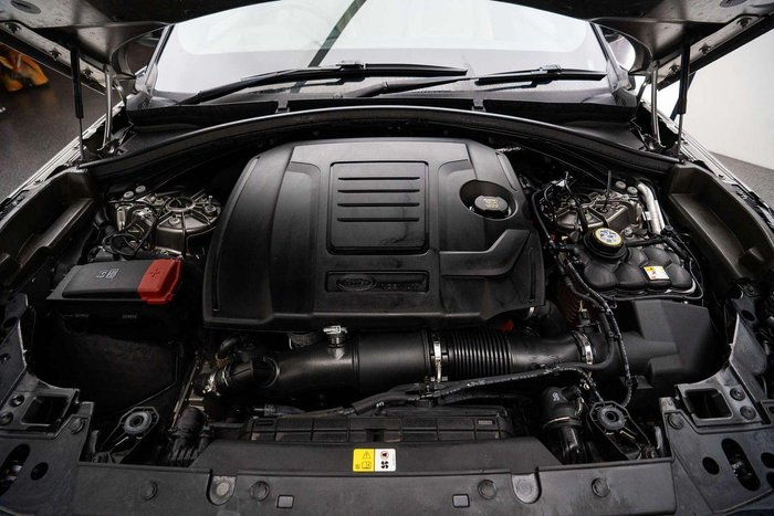 2022 Land Rover Range Rover Velar P250 R-Dynamic SE