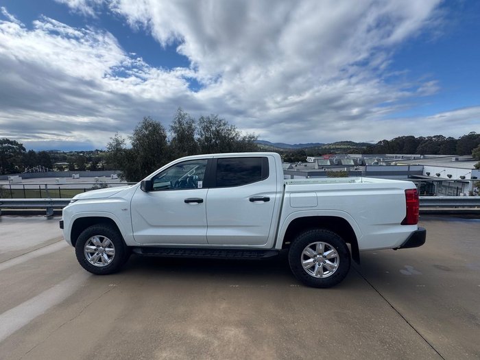 2026 Mitsubishi Triton GLX+
