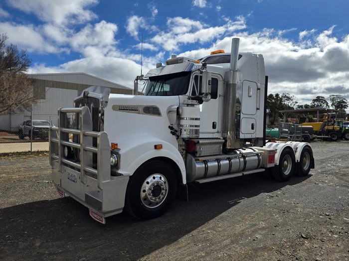 2012 Kenworth T909