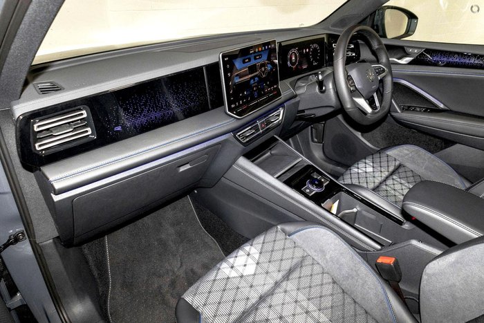 2025 Volkswagen Tiguan 150TSI R-Line