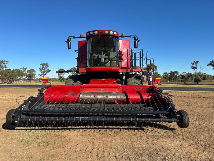CASE IH 8120 Combine & 2152 Draper & 2016 Pickup Fronts