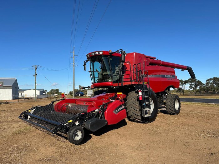 CASE IH 8120 Combine & 2152 Draper & 2016 Pickup Fronts
