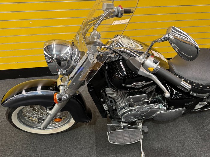 2011 Suzuki VL800T (BOULEVARD C50T) Black