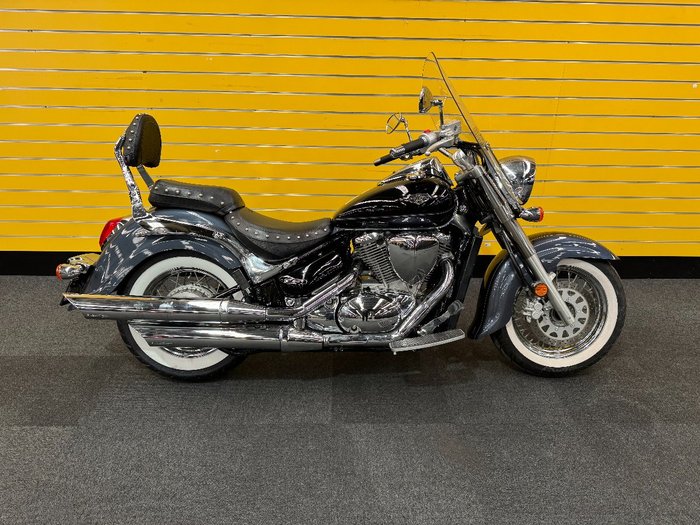 2011 Suzuki VL800T (BOULEVARD C50T) Black