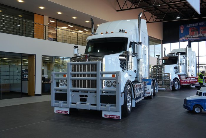 2024 Kenworth T610 SAR
