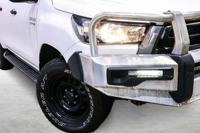 2022 Toyota Hilux SR