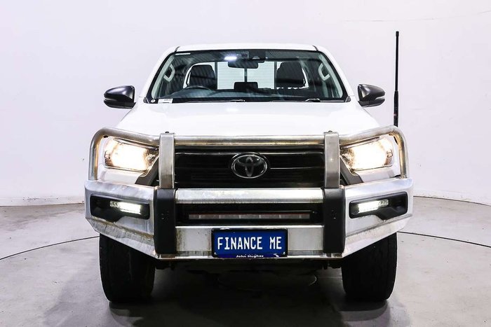 2022 Toyota Hilux SR
