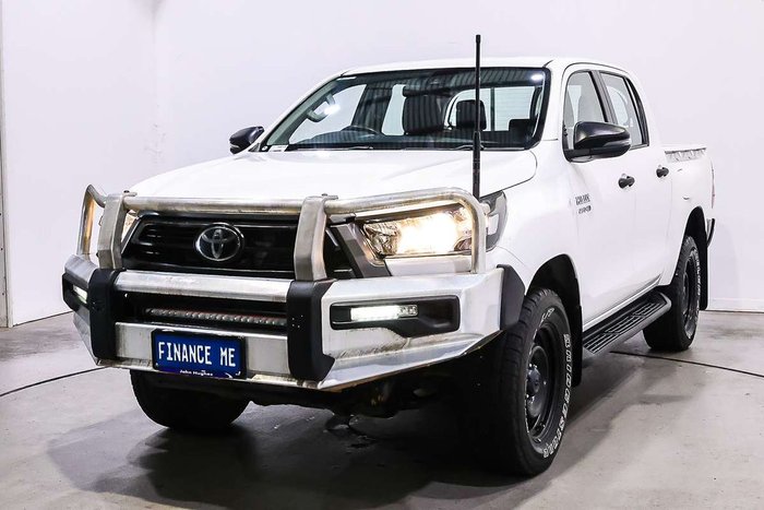 2022 Toyota Hilux SR