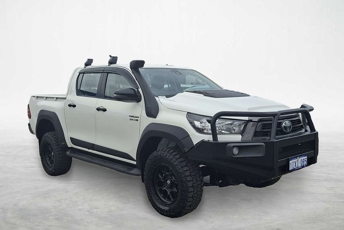 2022 Toyota Hilux SR