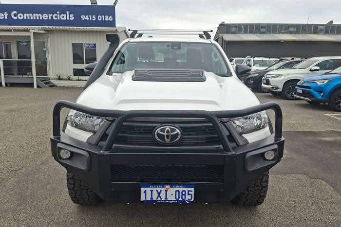 2022 Toyota Hilux SR