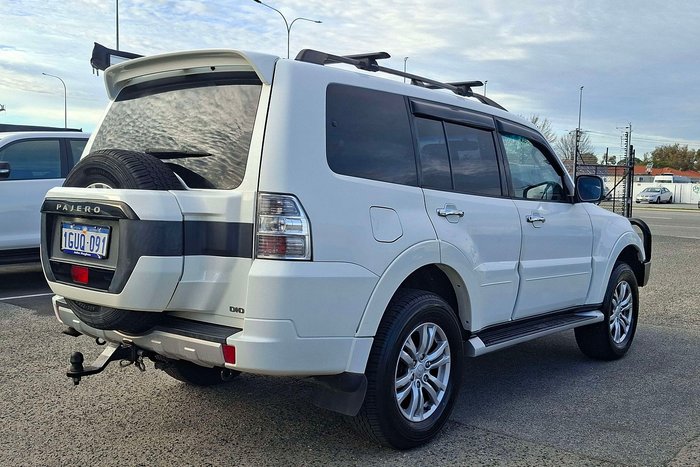 2016 Mitsubishi Pajero