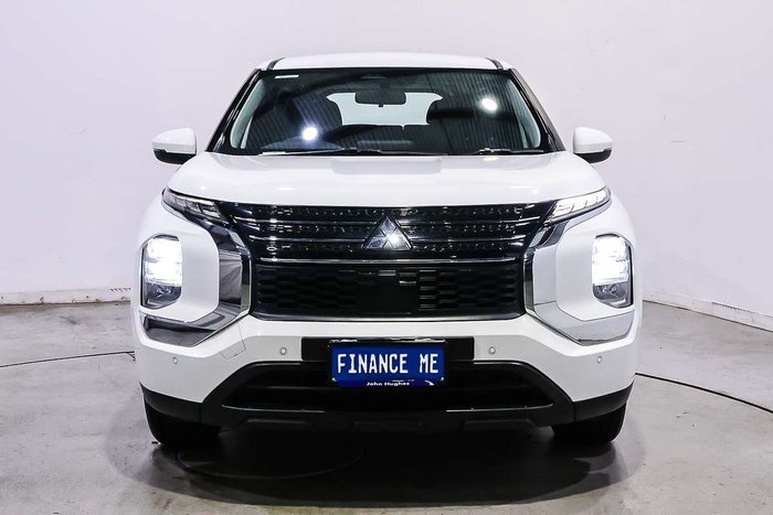 2024 Mitsubishi Outlander ES