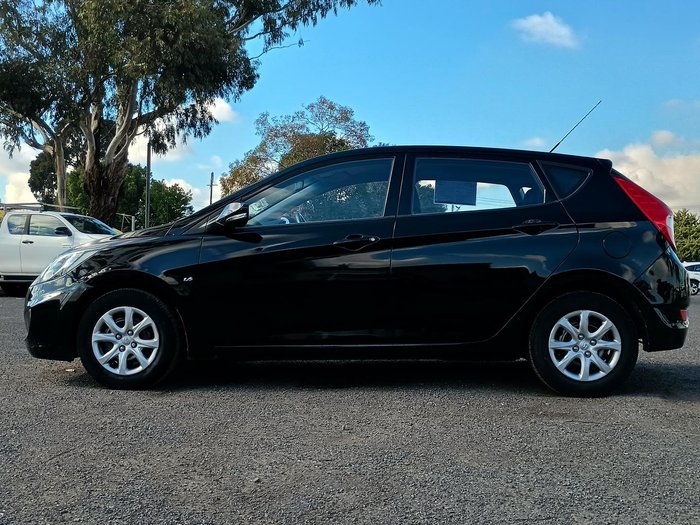 2012 Hyundai Accent Active