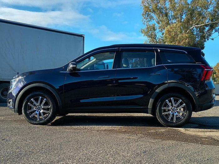 2023 Mahindra XUV700 AX7L