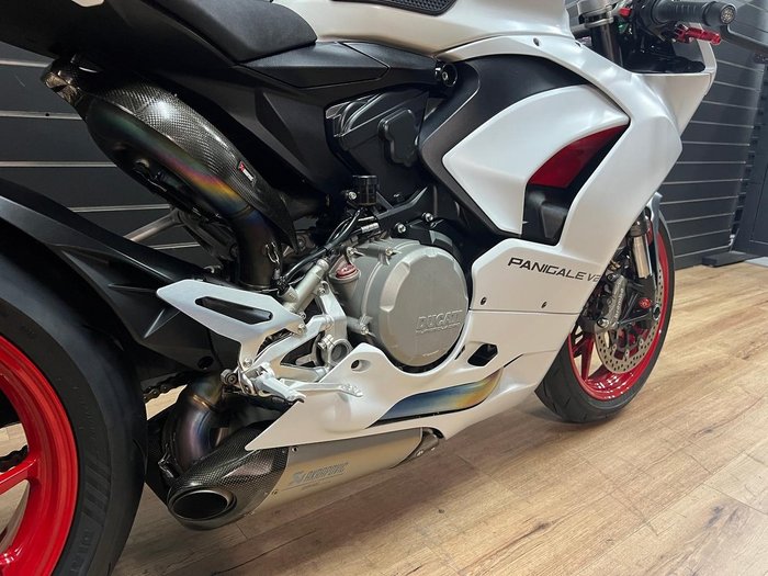 2022 DUCATI PANIGALE V2 White