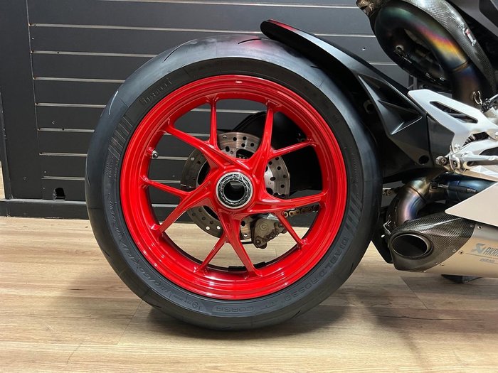 2022 DUCATI PANIGALE V2 White