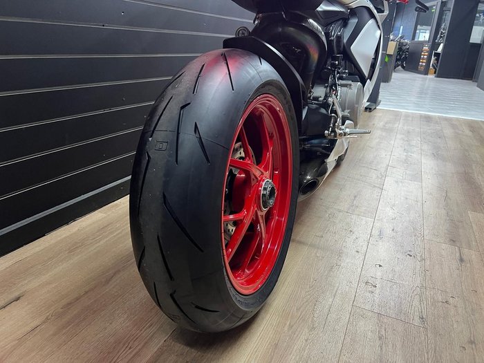 2022 DUCATI PANIGALE V2 White