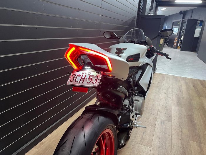 2022 DUCATI PANIGALE V2 White