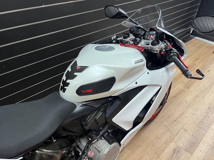 2022 DUCATI PANIGALE V2 White
